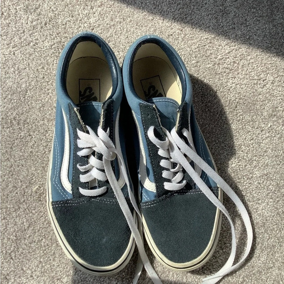 vans - Picture 1 of 2
